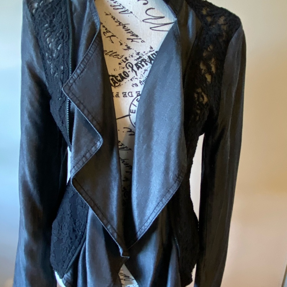 NWT INC Brand Lacey light jacket